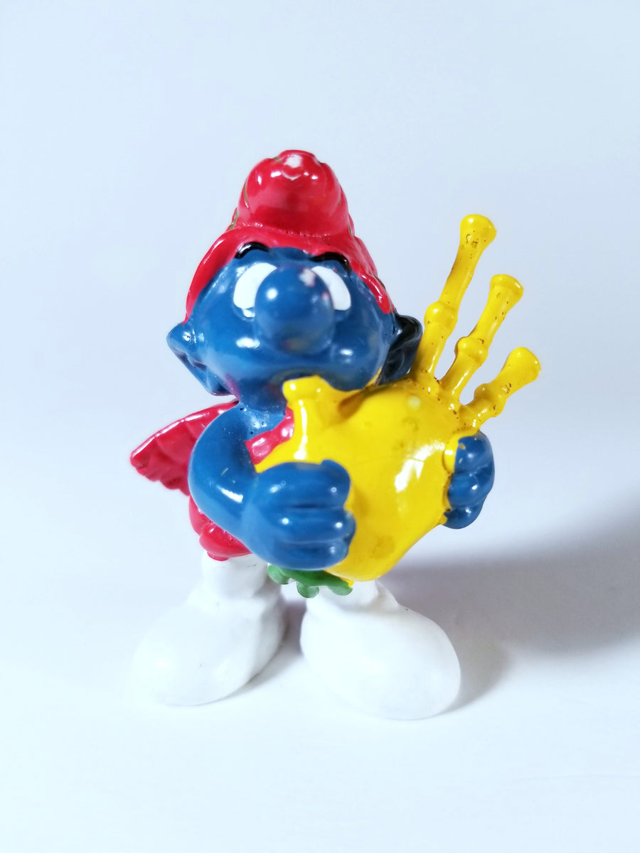 The Smurfs - Vintage Scottish Bagpipe Smurf PVC Figure – FREAKY WIZARD